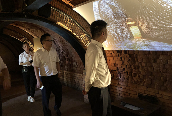 場站公司開展“學先進、守初心、擔使命”主題黨日活動-2-s.png